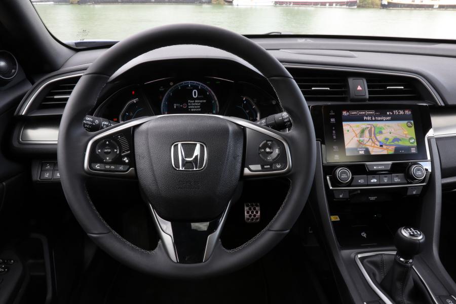 Торпедо Honda Civic Hatchback 2017 года  (WW) (фото 33 из 43)